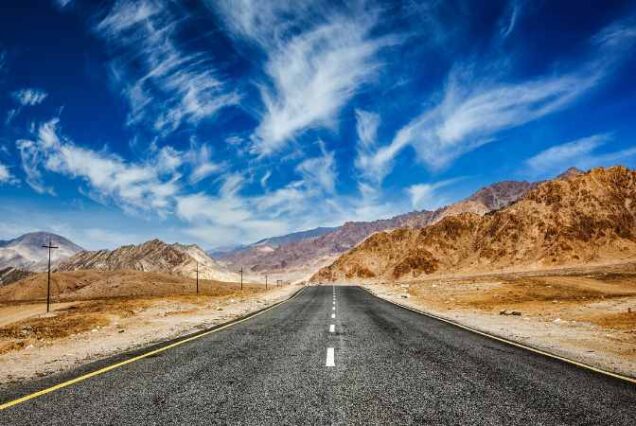 Ladakh SUV tour Umling La drive Hanle road trip